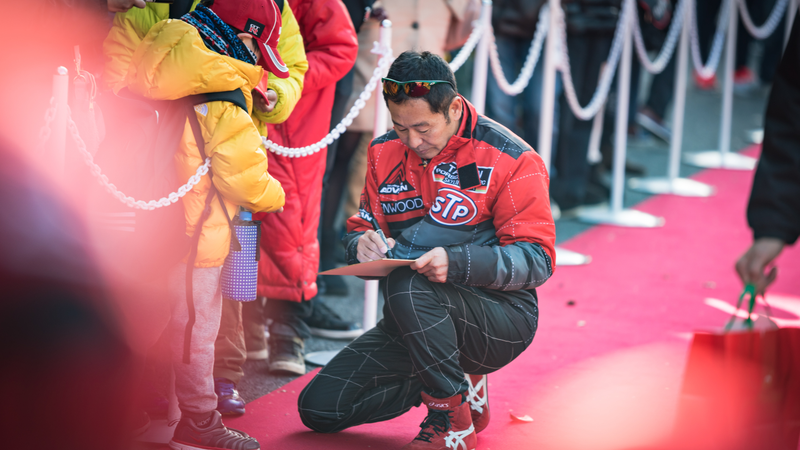 Keiichi Tsuchiya meeting a young fan